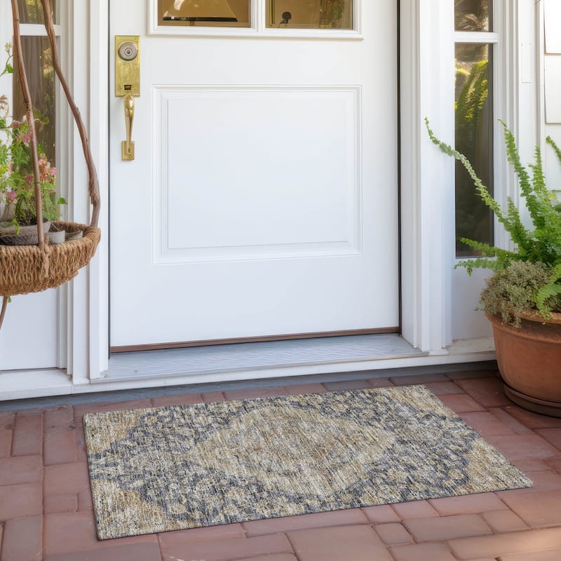 Machine Washable Indoor/ Outdoor Traditional Medallion Chantille Rug