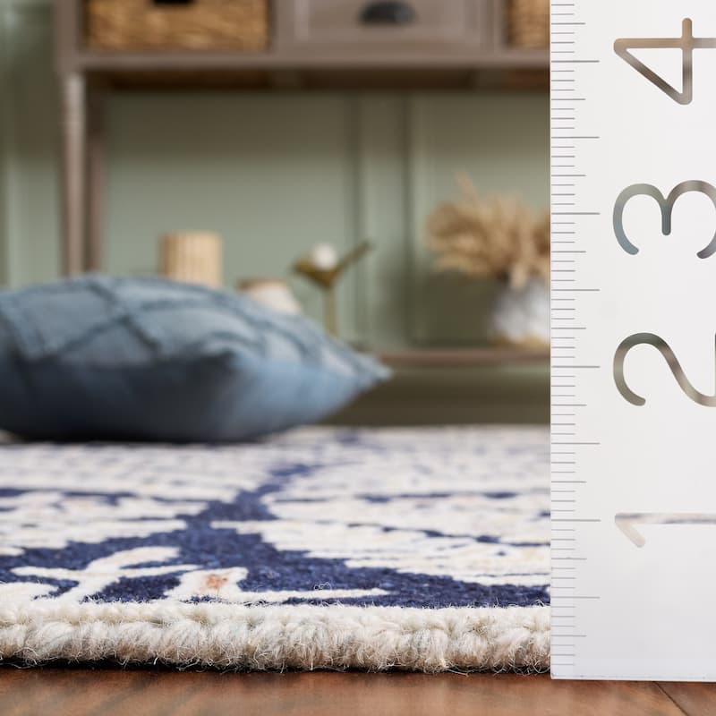 SAFAVIEH Handmade Capri Kert Wool Rug