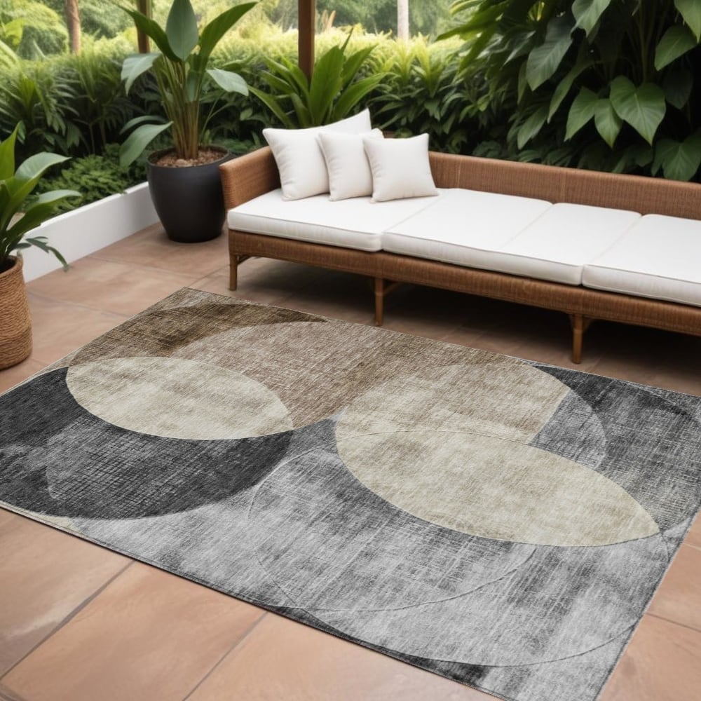 HomeRoots Geometric Transitional Rectangle Outdoor Rug