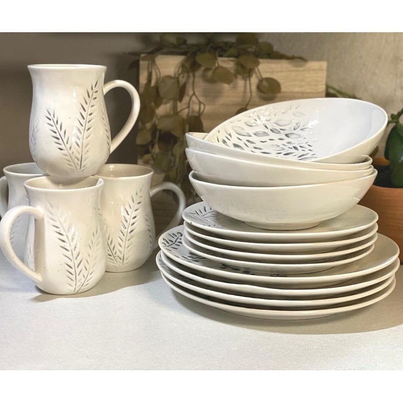Red Vanilla Hudson Valley Night 16Pc Dinner Set