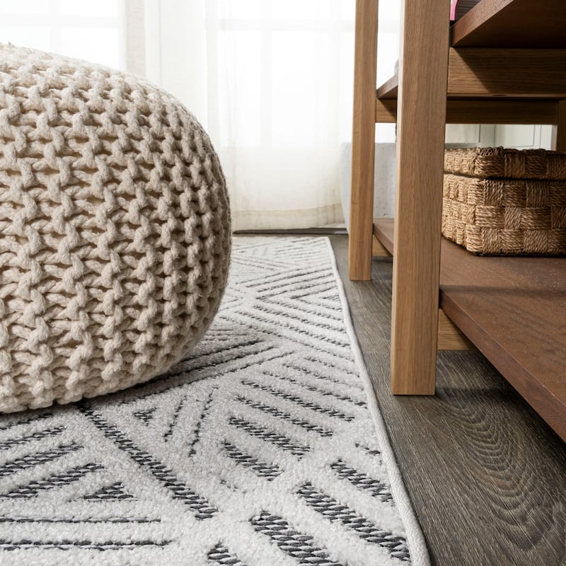 JONATHAN Y Aylan High-Low Pile Art Deco Geometric Indoor/Outdoor Area Rug