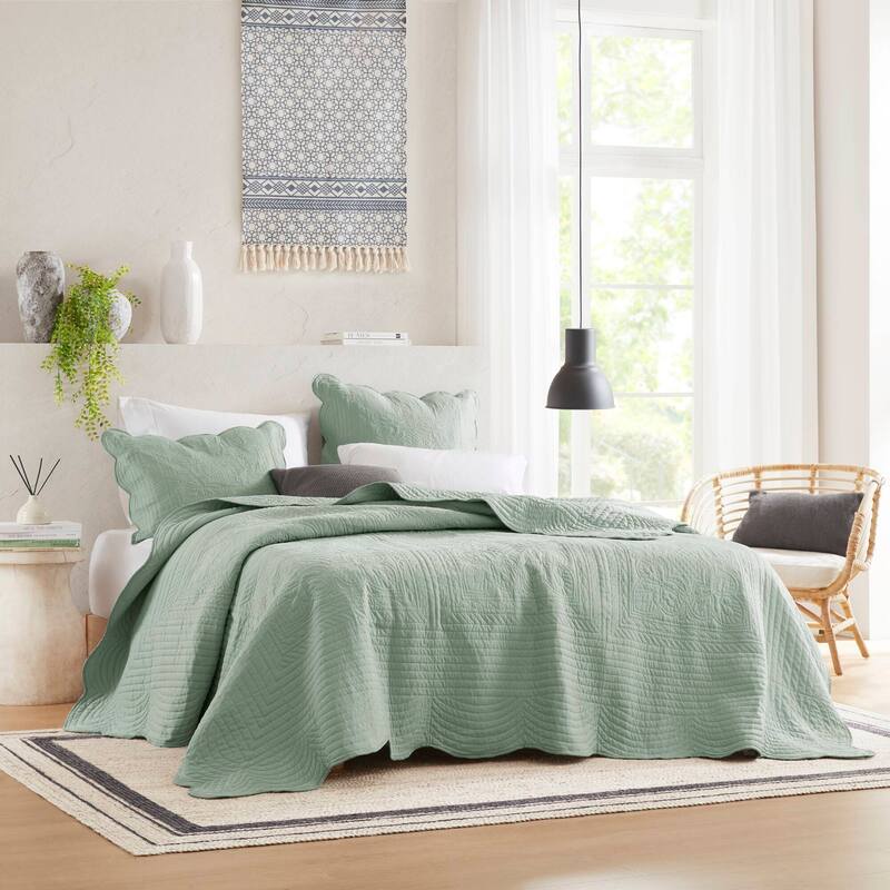 Madison Park Marino 3 Piece Reversible Scalloped Edge Quilt Set