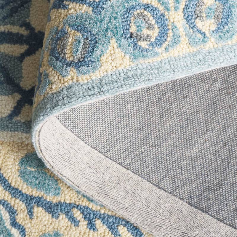 SAFAVIEH Handmade Earthly Treasure Aurelija Traditional Wool Rug