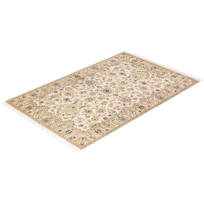 Overton Handknotted Wool Traditional Oriental Ivory Area Rug - 4' x 6'