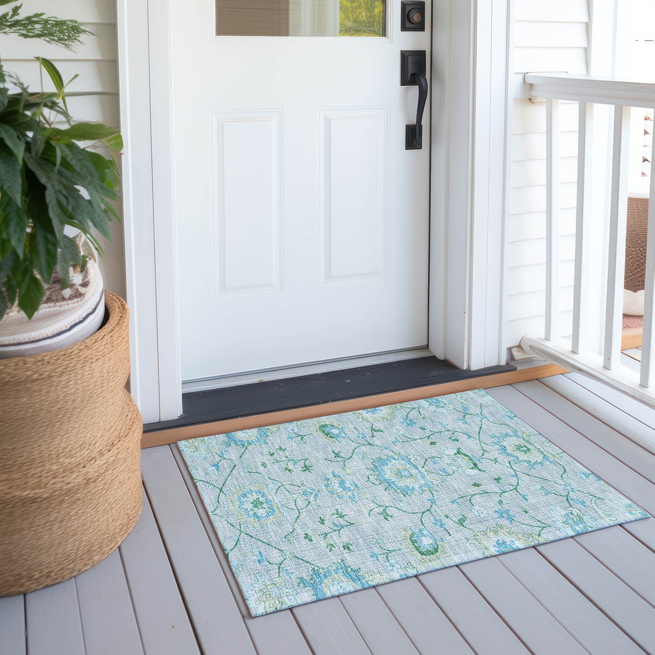 Machine Washable Indoor/ Outdoor Traditional Serena Chantille Rug