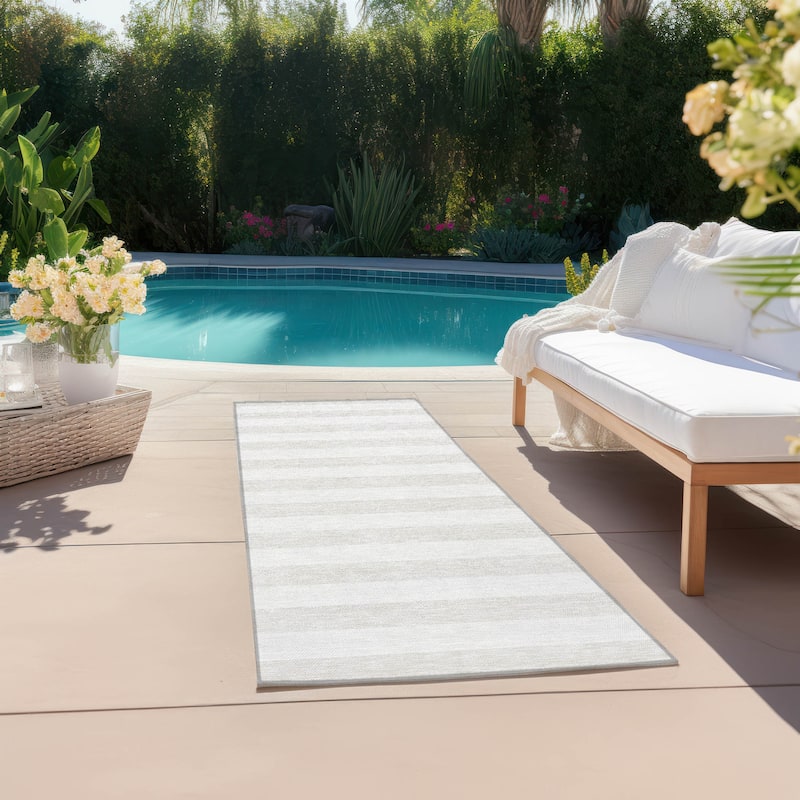 Machine Washable Indoor/ Outdoor Cabana Stripe Chantille Rug - Ivory - 2'3" x 7'6"
