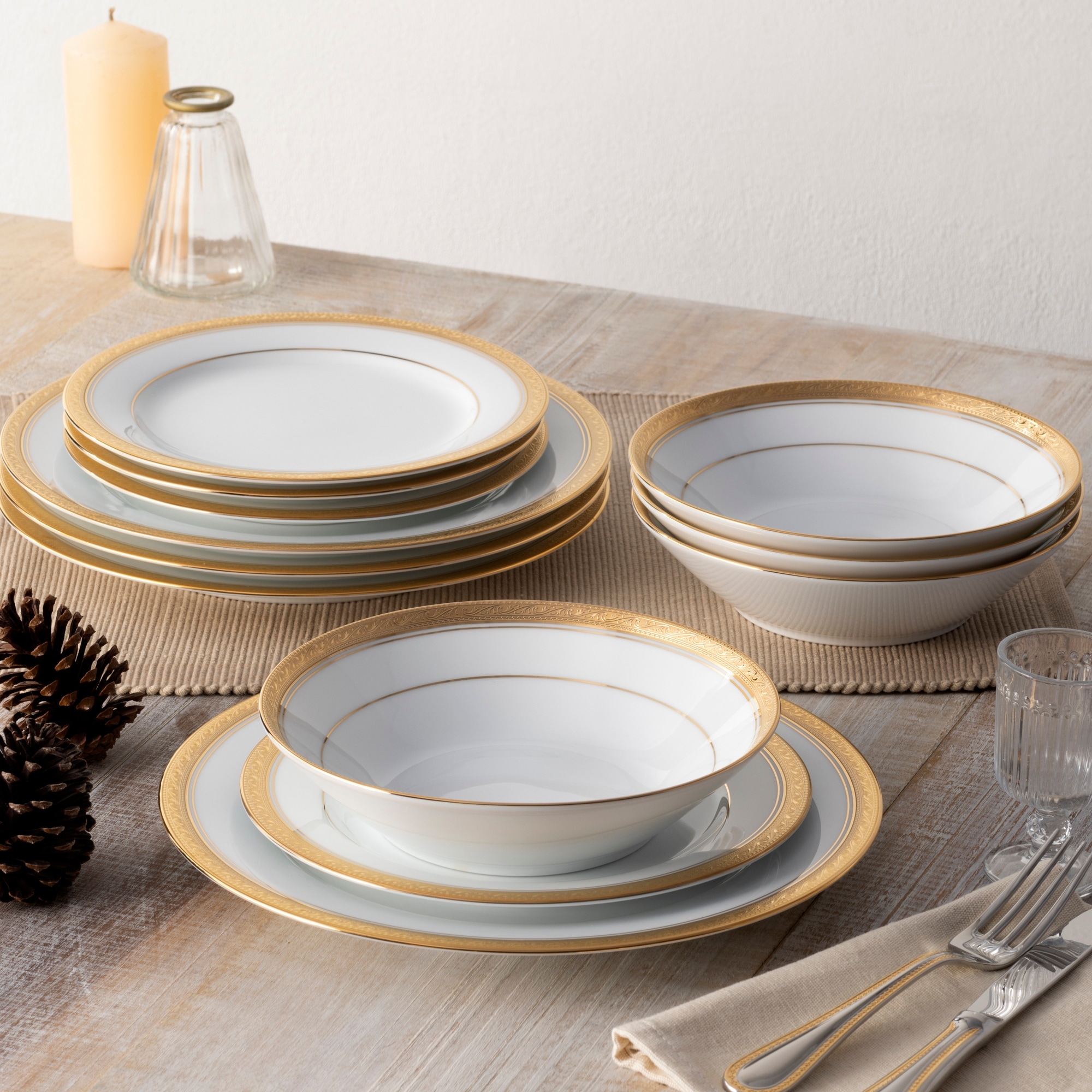 Noritake Crestwood 12-Piece Dinnerware Set, Service for 4 - Bed 