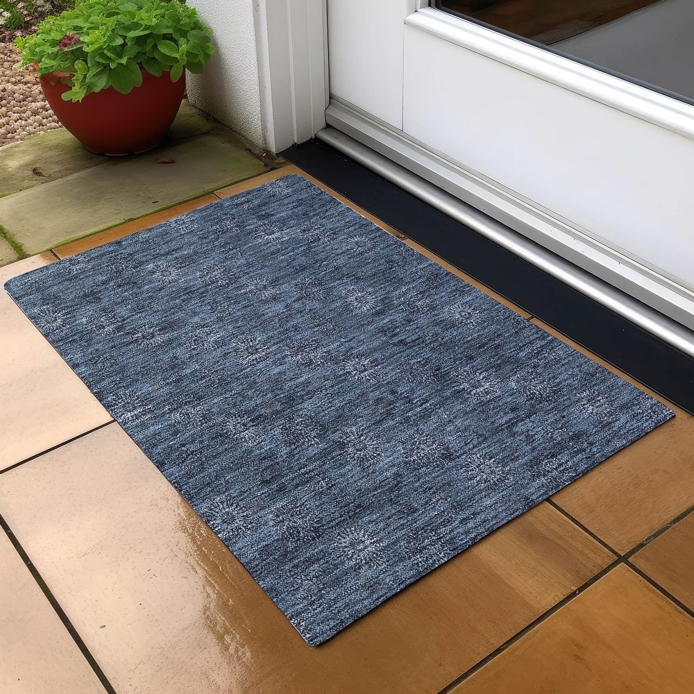 Machine Washable Indoor/ Outdoor Chantille Floral Burst Rug