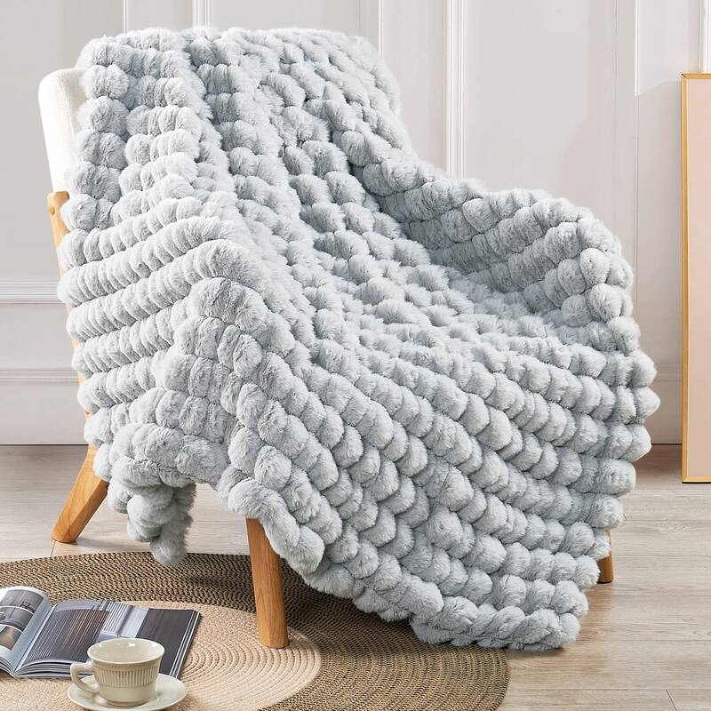 Home Soft Things Spandex Striped Heavy SyntheticRabbit FauxFur Throw - 50" x 60" - Silver Grey