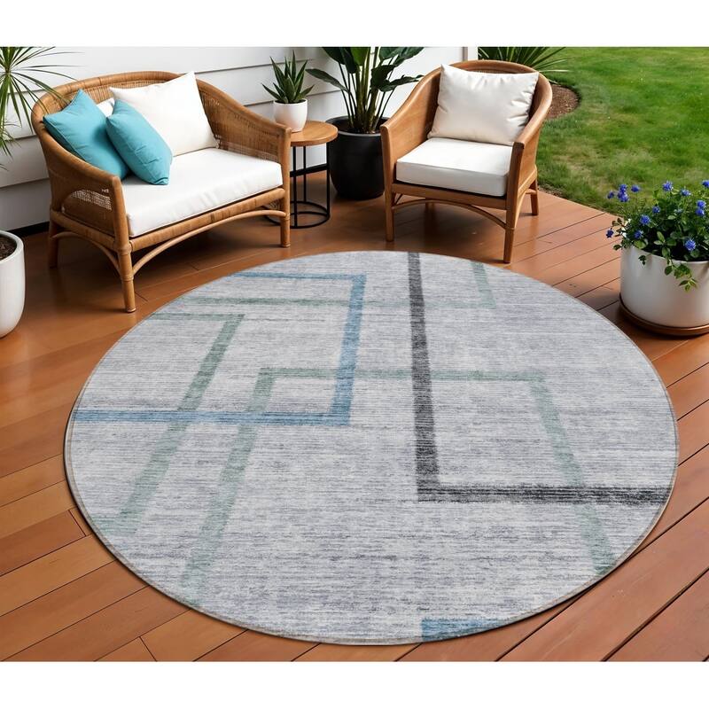 HomeRoots Geometric Transitional Rectangle Outdoor Rug - 8' Round