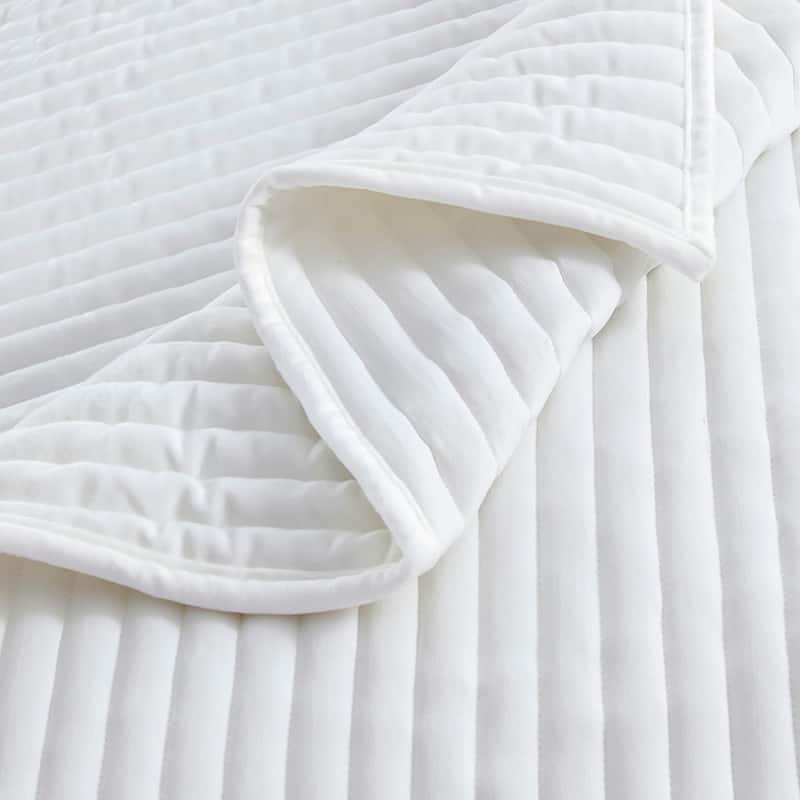 Pointehaven Heavy-Weight Oversized Channel Design Velvet Quilt Sets