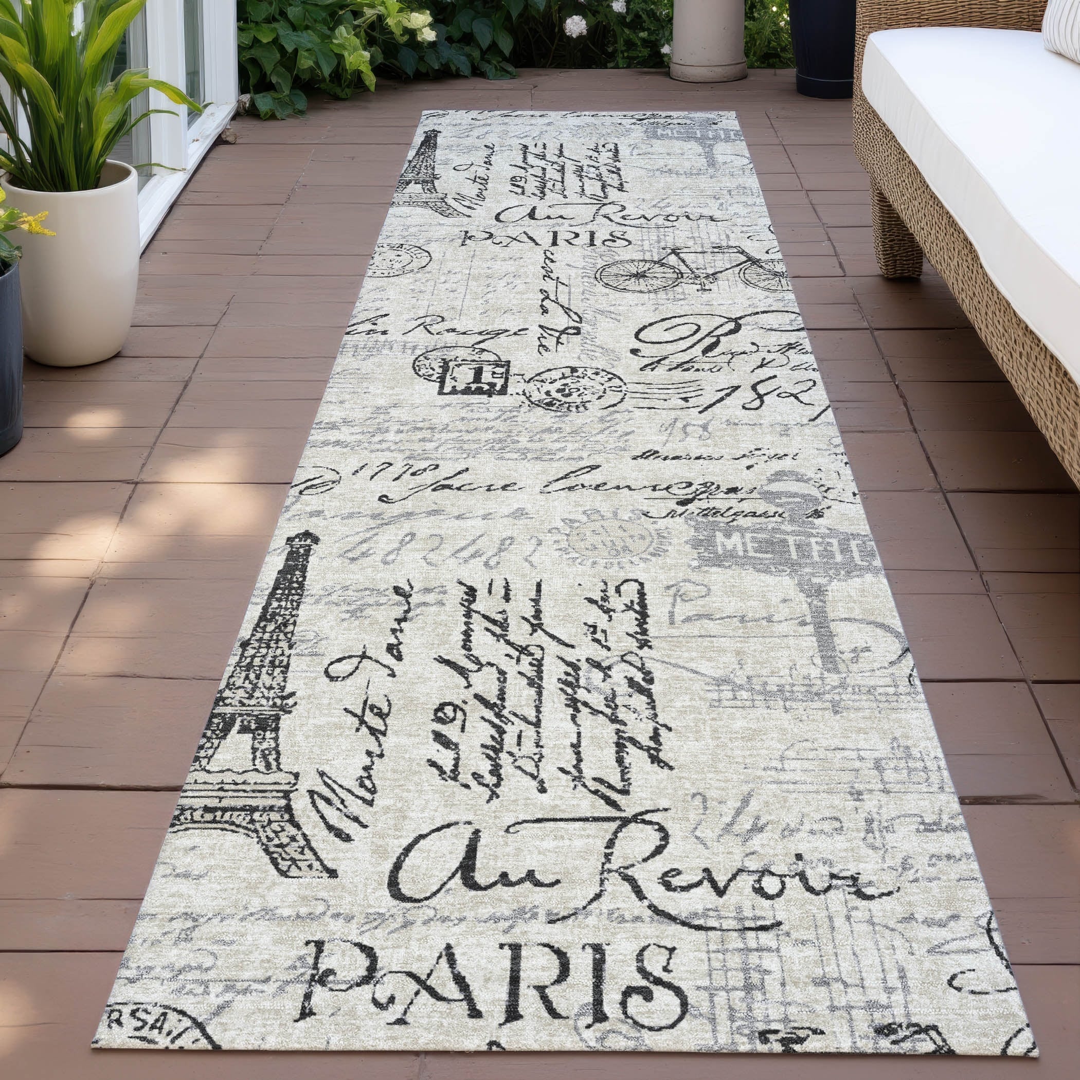 Machine Washable Indoor/Outdoor Modern Paris Chantille Rug