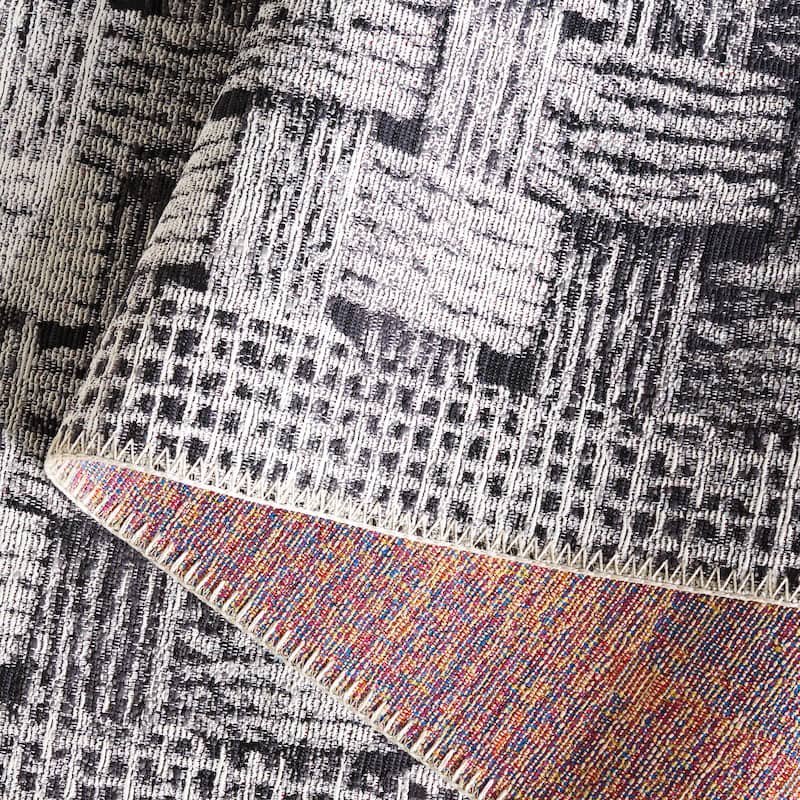 SAFAVIEH Barbados Thecla Geometric Waterproof Patio Backyard Rug