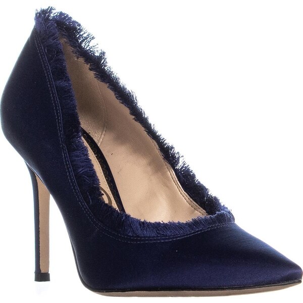 navy pointed toe pumps