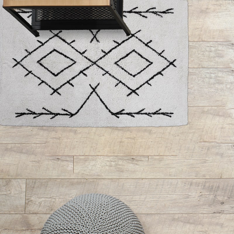 Cotton Tufted Rug with Diamond Pattern - 3' x 5'
