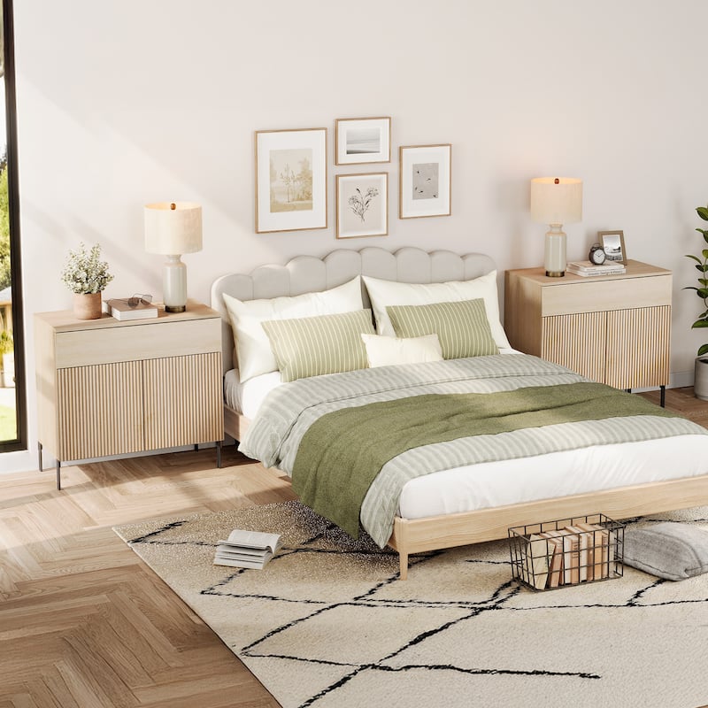 Modern Minimalist Nightstand,31.5" Wood End Table,Reeded Design Bedside Table
