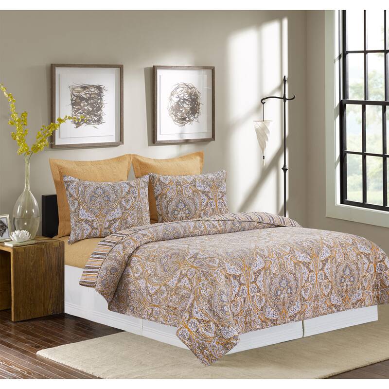 Shay Damask Quilt Set Bedding Collection