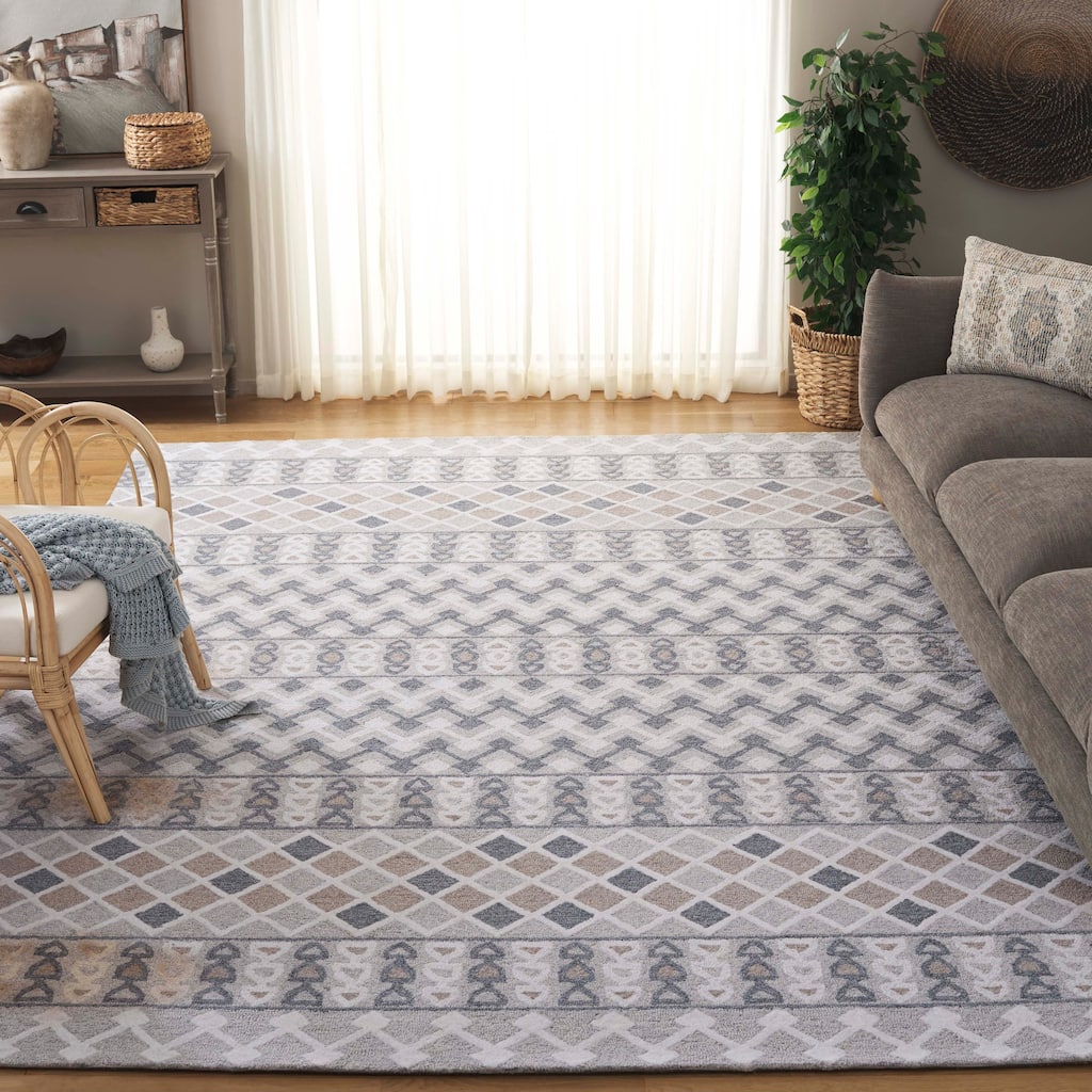 SAFAVIEH Handmade Ebony Annig Moroccan Boho Wool Rug