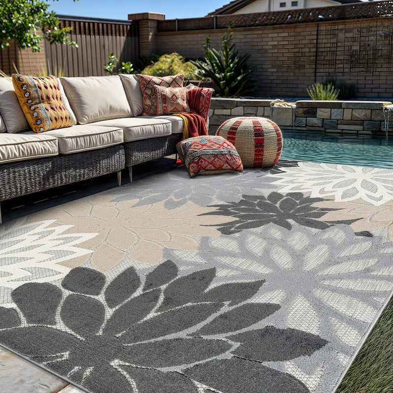 World Rug Gallery Indoor/Outdoor High-Low Textured Area Rug, Floral Easy-Clean Patio Rug - 5' x 7' - Gray