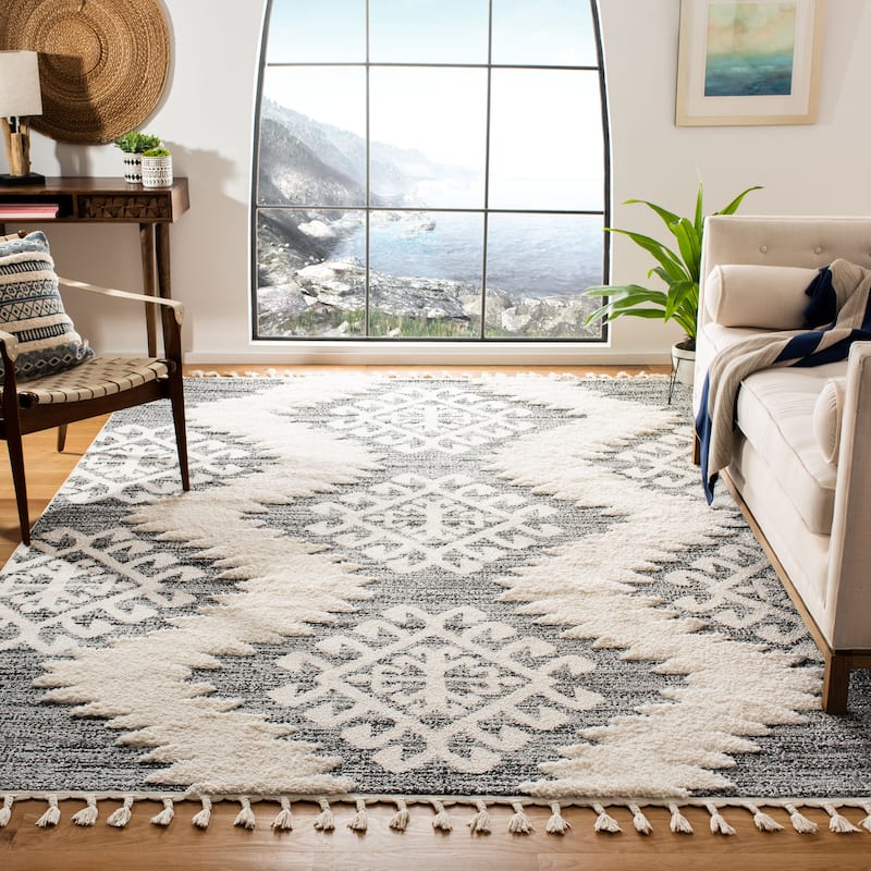 SAFAVIEH Moroccan Tassel Shag Berneice Boho Tribal 2-inch Thick - 6' 7" x 9' 2" - Ivory/Grey