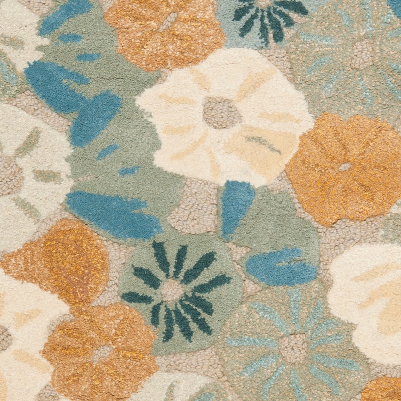 Martha Stewart by SAFAVIEH Poppy Field Wool/ Viscose Rug
