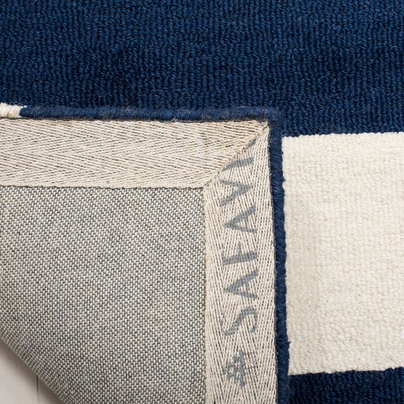 SAFAVIEH Handmade Kids Aimy Stripe Wool Rug