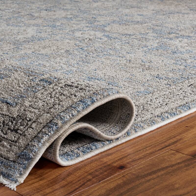 SAFAVIEH Grove Lieschen Traditional Floral Rug