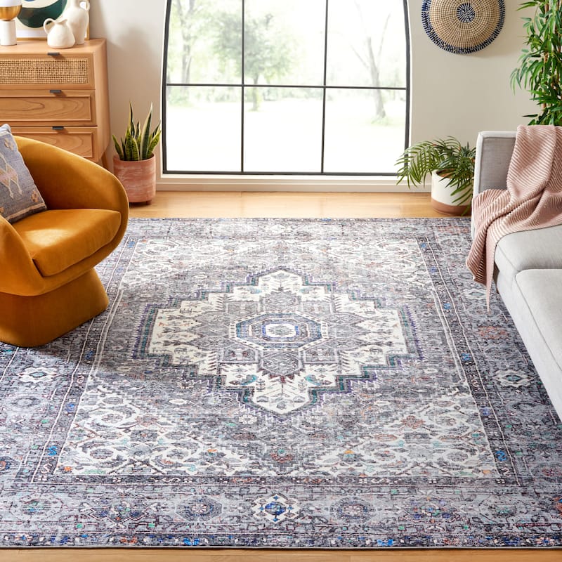 SAFAVIEH Tucson Machine Washable Slip Resistant Hildetraud Oriental Medallion