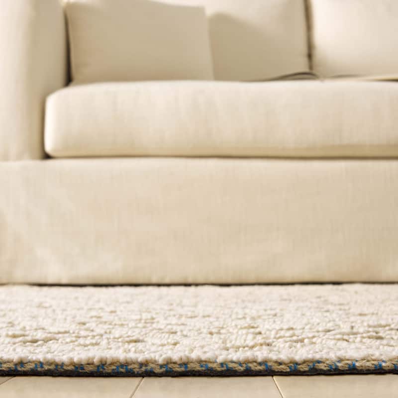 Martha Stewart by SAFAVIEH, Handmade Crocifissa Wool Rug