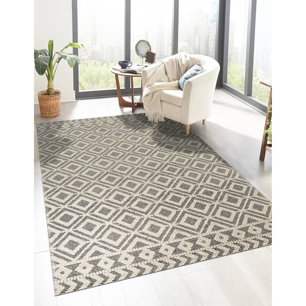 Ivory and Black Contemporary Geometric Durrie Kilim Area Rug - Modern and Chic Design