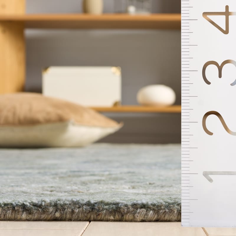 SAFAVIEH Handmade Anatolia Piedad Traditional Rug