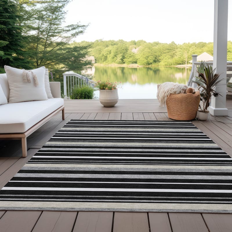Machine Washable Indoor/ Outdoor Chantille Contemporary Stripes Rug - Black - 8' x 10'