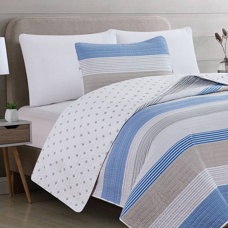Premium Striped Microfiber Quilt Set With Shams
