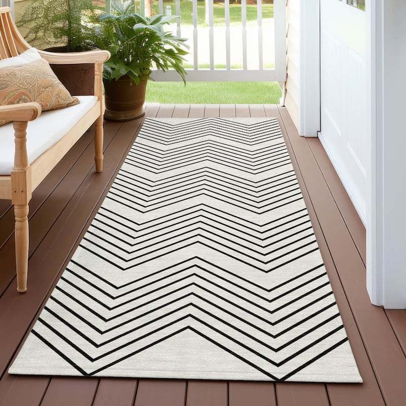Machine Washable Indoor/ Outdoor Modern Chevron Chantille Rug - Ivory - 2'3" x 7'6"