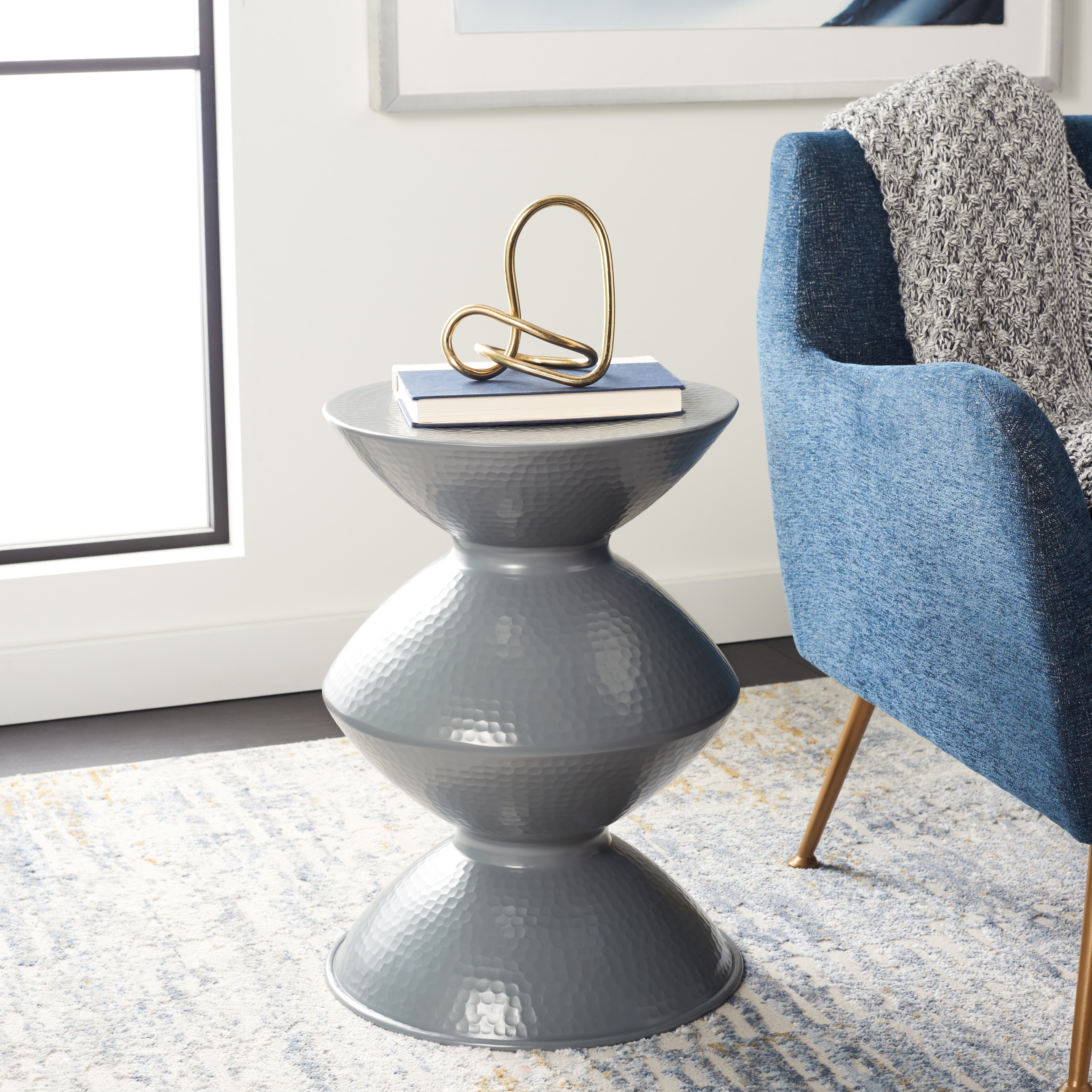 SAFAVIEH Judi Modern Metal Table, Fully Assembled - 15Wx15Dx22H