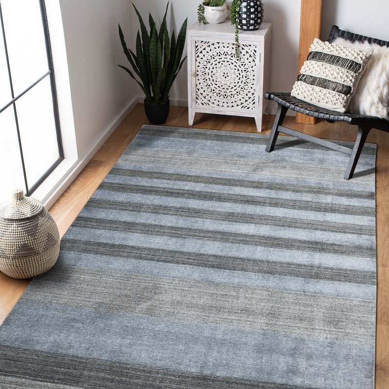 Berkley Leigh Hand-woven Colorblock Wool and Art Silk Area Rug - 4' x 6'