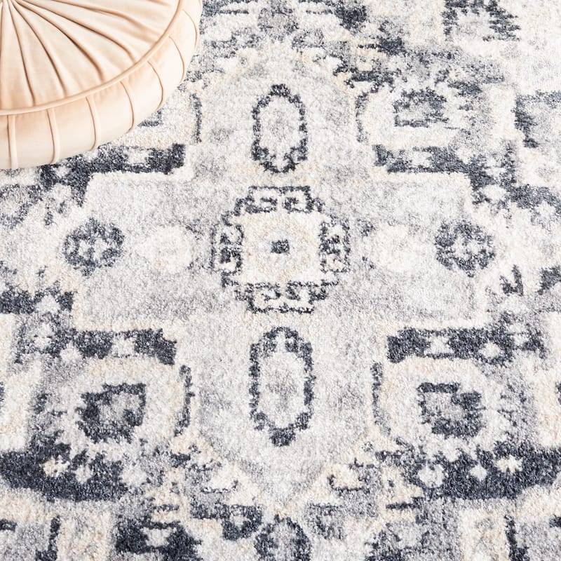 SAFAVIEH Layla Helaine Shabby Chic Farmhouse Rug