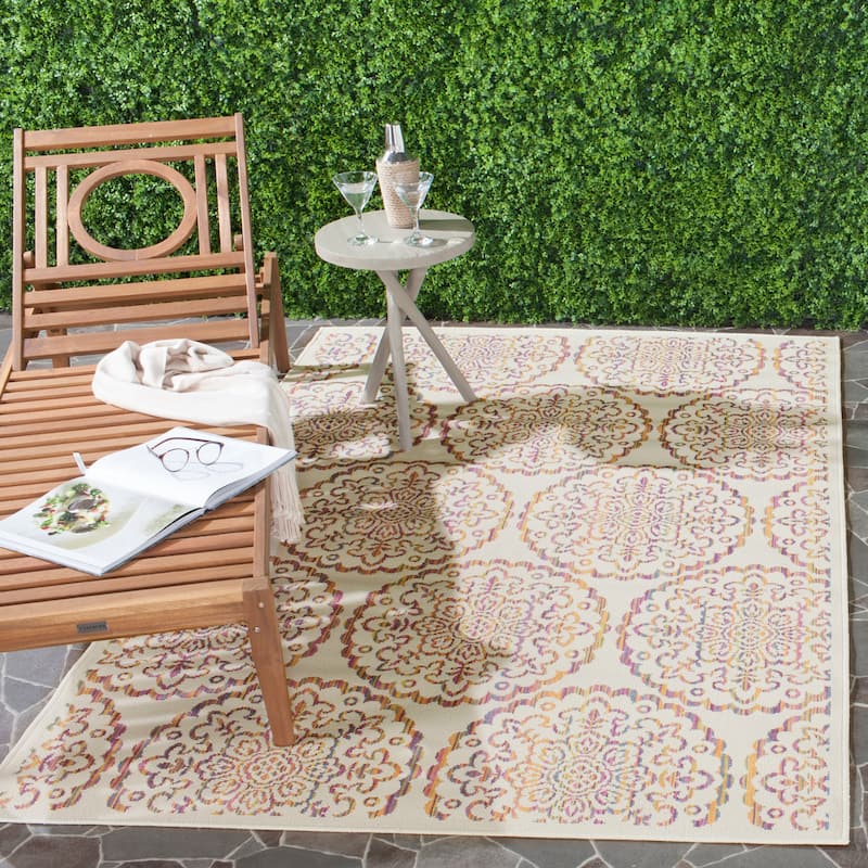 SAFAVIEH Havana Erika Indoor/ Outdoor Waterproof Patio Backyard Rug - 5'1" x 7'7"