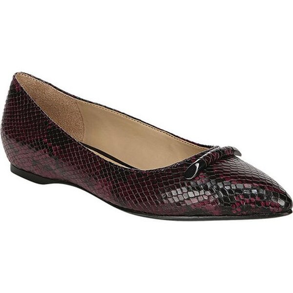 naturalizer burgundy shoes