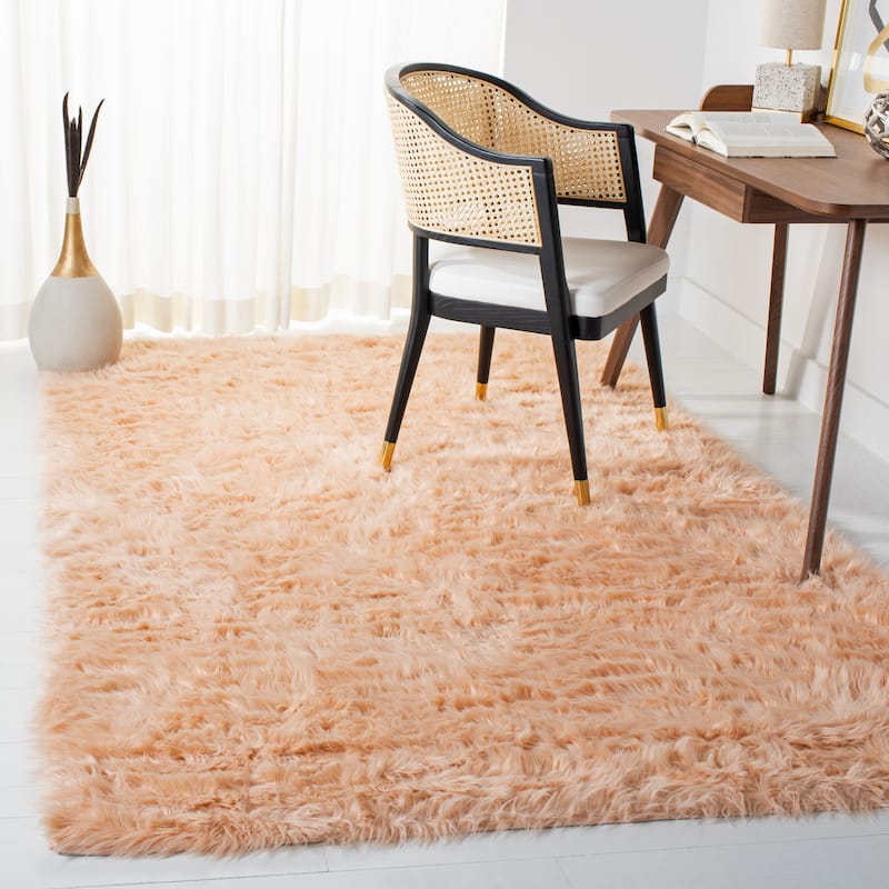 SAFAVIEH Faux Sheep Skin Alexandria 2.4-inch Thick Rug - 5' x 7' - Light Pink - Rectangle