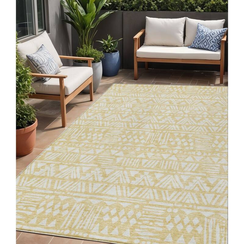 HomeRoots Southwestern Transitional Rectangle Outdoor Rug - 5' X 8'