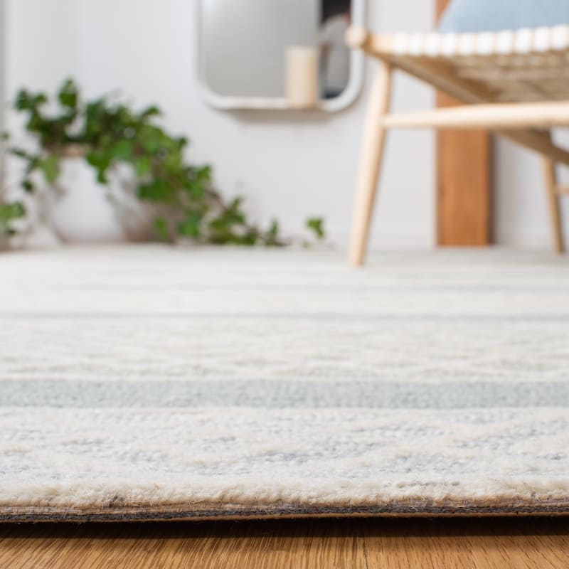 SAFAVIEH Handmade Metro Maelane French Country Wool Rug
