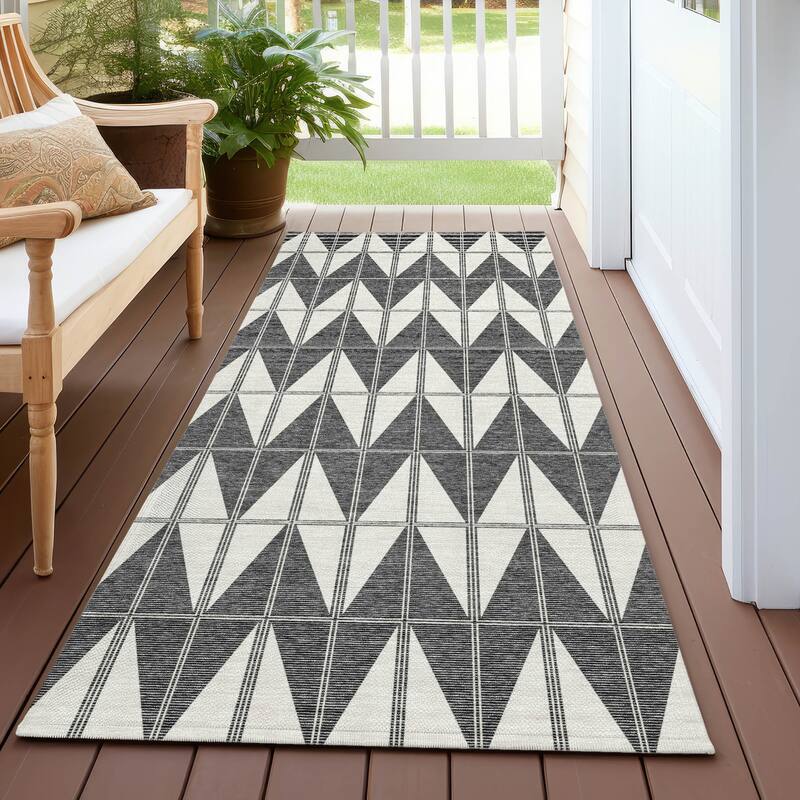 Machine Washable Indoor/ Outdoor Modern Zeke Chantille Rug - Ivory - 2'3" x 7'6"