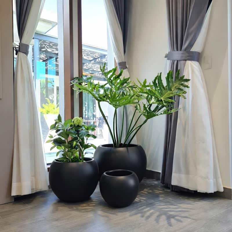 DreamPatio Riverside Fiberstone Composite Ball Planter for Indoor/Outdoor - Smooth Automotive 2K Coating