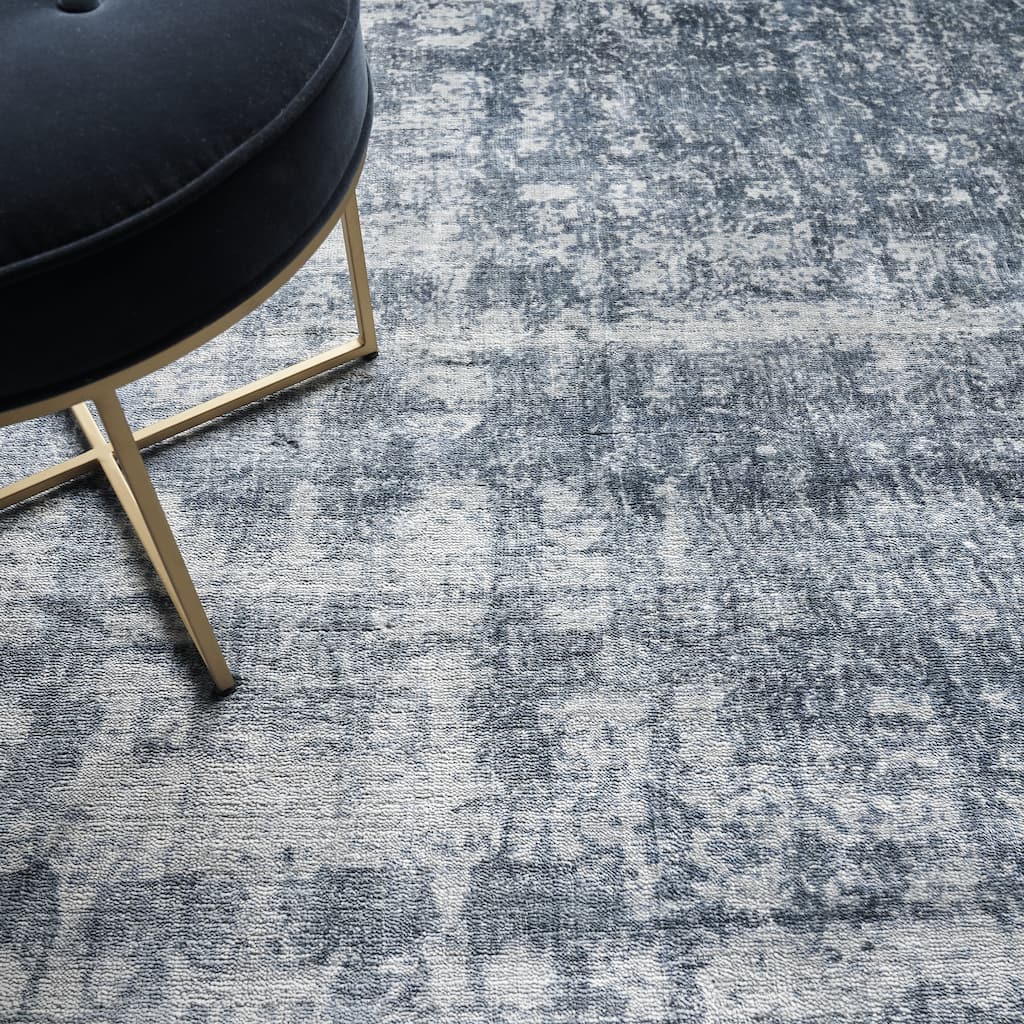 EXQUISITE RUGS Antolini Hand-loomed Bamboo Silk Blue/Ivory/Grey Area Rug.
