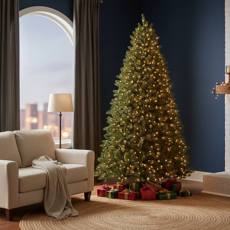 Pre-Lit Savannah Spruce Medium Artificial Christmas Tree - 7.5' - Clear Lights - 7.5 Foot