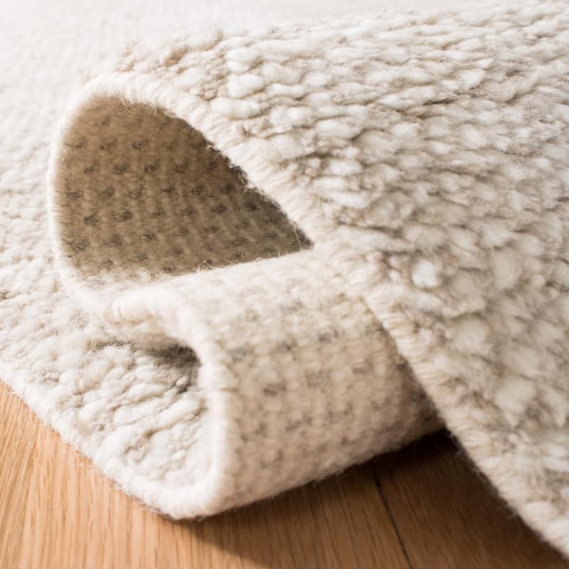 SAFAVIEH Casablanca Shag Tribal Beige Wool Rug