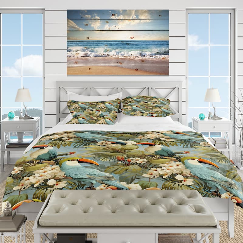 Designart "Tropical Toucan Tropical Pattern II" Floral Bedding Set With Shams