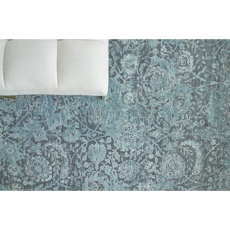 EXQUISITE RUGS Meena Hand-knotted Wool/Silk Blue/Light Blue Area Rug.