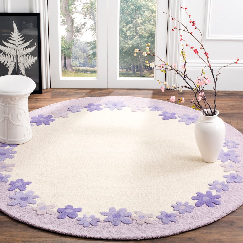 SAFAVIEH Handmade Children's Daisy Borders Ivory New Zealand Wool Rug